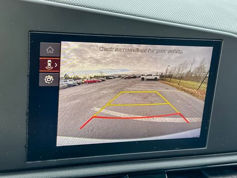 Used 2024 Kia Niro LX image 18