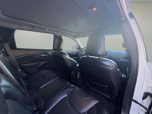 Used 2021 Jeep Cherokee Limited w/ Elite Package AWD/4WD image 23