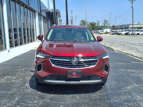 Used 2022 Buick Envision Essence w/ Safety Package FWD image 2