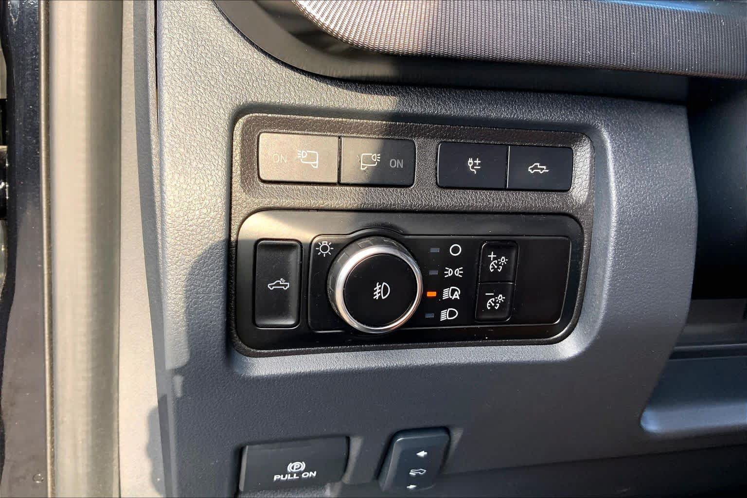 Used 2024 Ford F350 Platinum AWD/4WD image 34