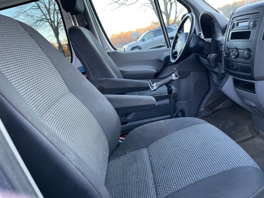 Used 2011 Freightliner Sprinter 2500 RWD image 10