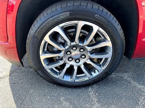 Used 2023 GMC Acadia Denali w/ Denali Ultimate Package AWD/4WD image 7