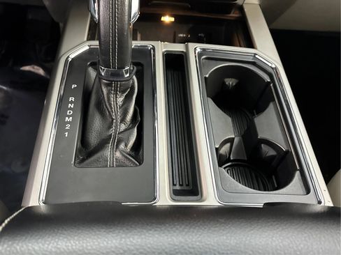 Used 2015 Ford F150 Lariat w/ Equipment Group 501A Mid AWD/4WD image 22