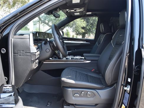 New 2025 Cadillac Escalade Premium Luxury Platinum w/ LPO, Floor Liner Package image 18