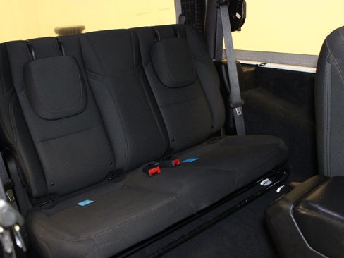 Used 2018 Jeep Wrangler Sport AWD/4WD image 16