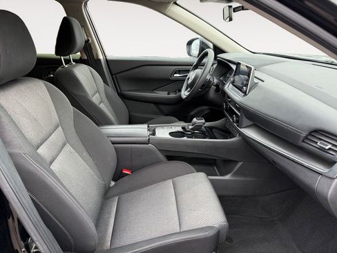 Used 2024 Nissan Rogue SV image 15