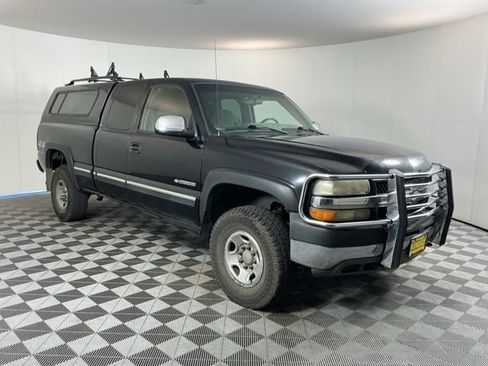 Used 2002 Chevrolet Silverado 2500 LS w/ Off-Road Skid Plate Pkg AWD/4WD image 3