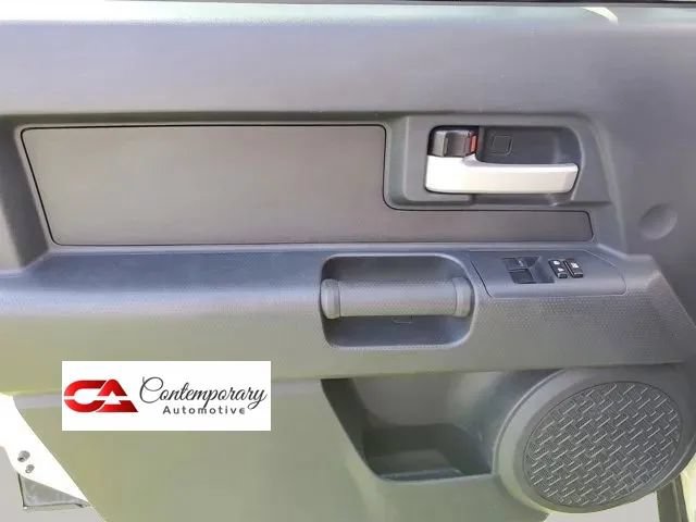 Used 2013 Toyota FJ Cruiser 4WD w/ Convenience Pkg image 21