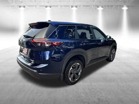 Used 2025 Nissan Rogue SV FWD image 4