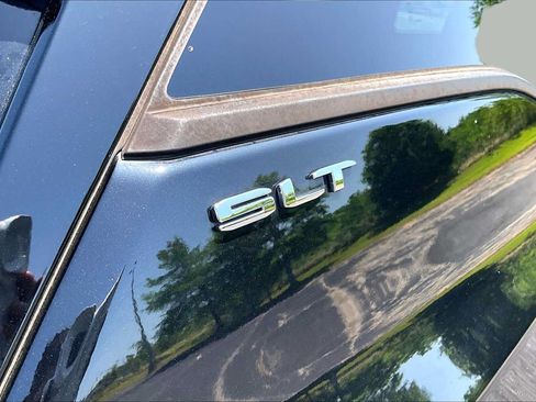 Used 2023 GMC Terrain SLT FWD image 13
