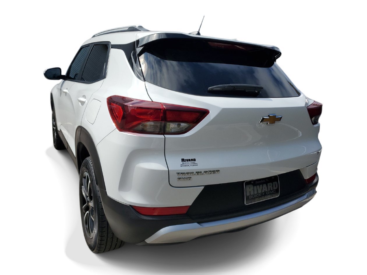Used 2025 Chevrolet TrailBlazer LT AWD/4WD image 3