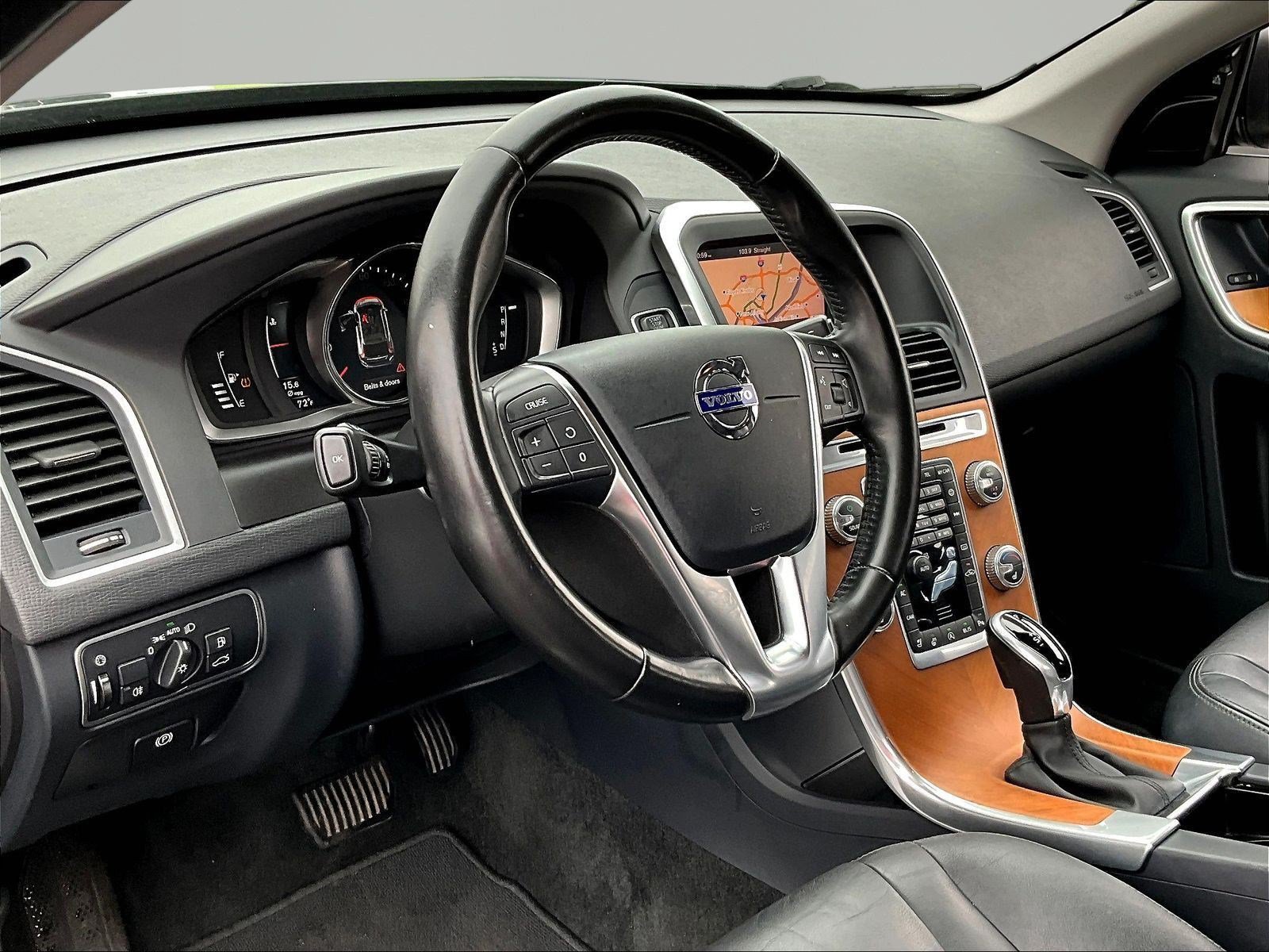 Used 2017 Volvo XC60 T6 Inscription w/ Climate Package AWD/4WD image 17