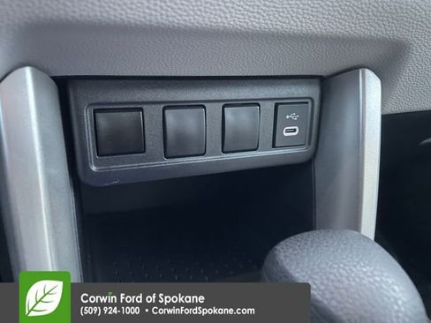 Used 2024 Toyota Corolla Cross L image 27