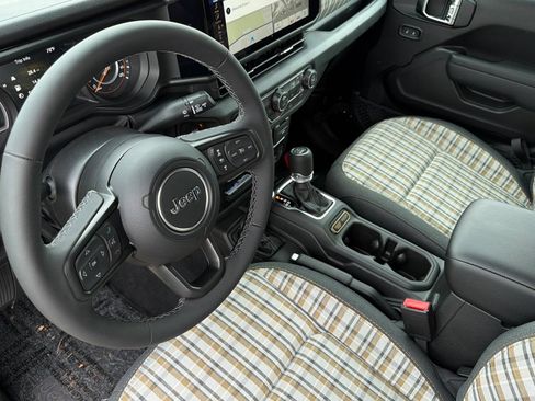 New 2026 Jeep Gladiator Sport AWD/4WD image 11