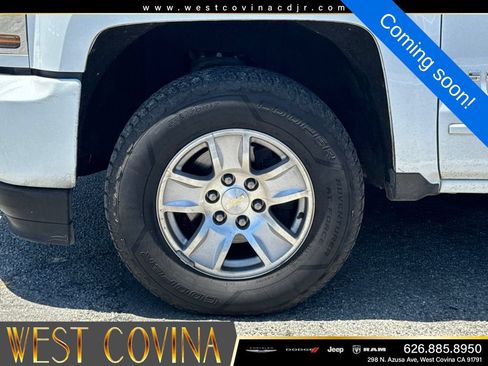 Used 2018 Chevrolet Silverado 1500 LT w/ Trailering Package AWD/4WD image 6
