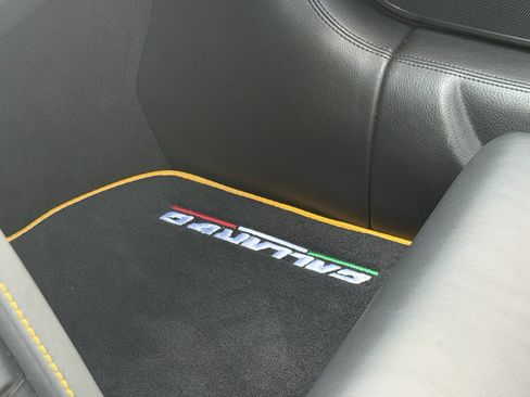 Used 2013 Lamborghini Gallardo LP 550-2 RWD image 28