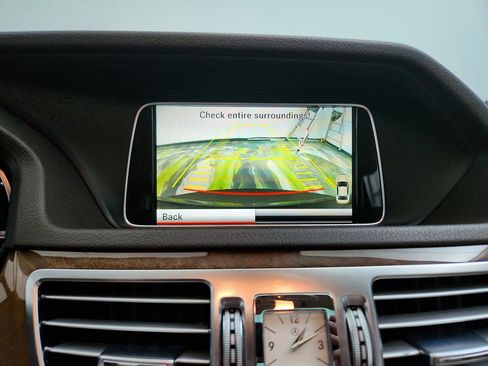 Used 2014 Mercedes-Benz E 350 Sedan image 21