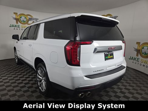 Used 2022 GMC Yukon XL Denali w/ Denali Premium Package image 6