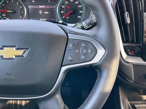 Used 2023 Chevrolet Traverse LT image 20