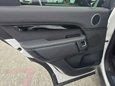 Certified 2024 Land Rover Discovery S image 19