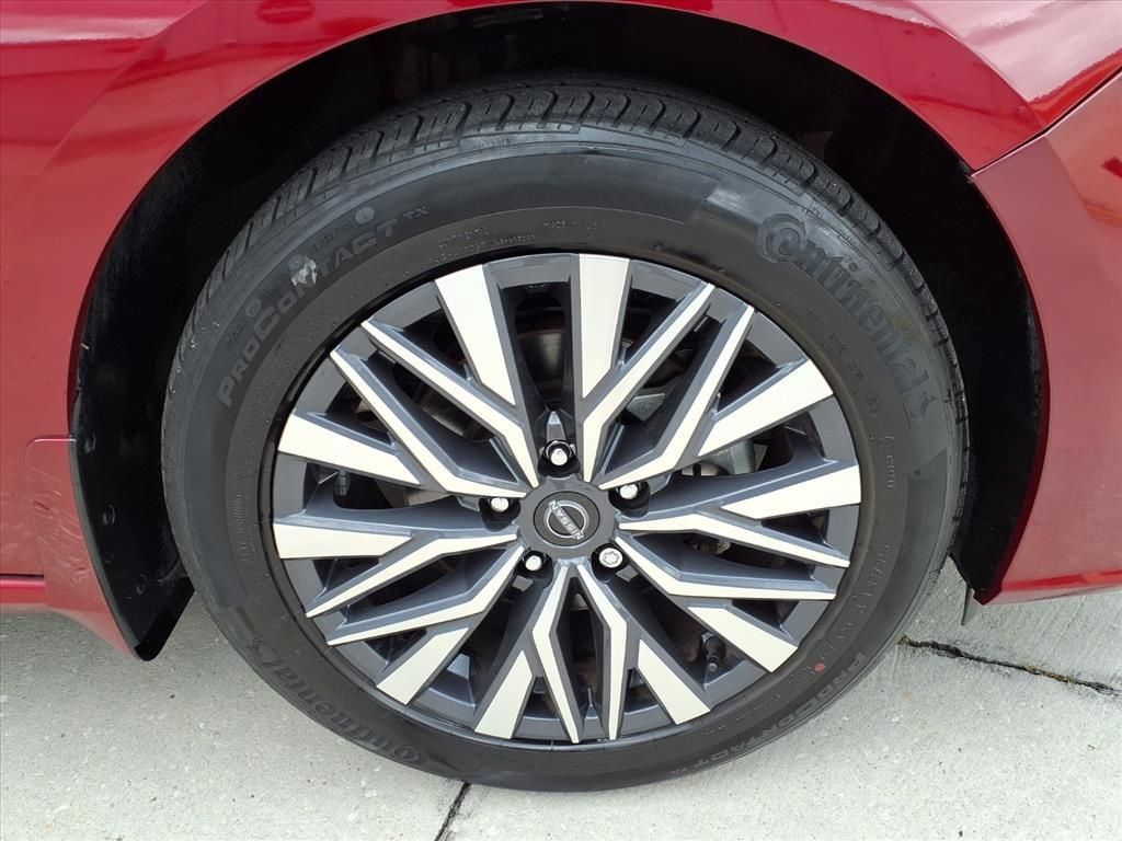 Used 2023 Nissan Altima 2.5 SV AWD/4WD image 7