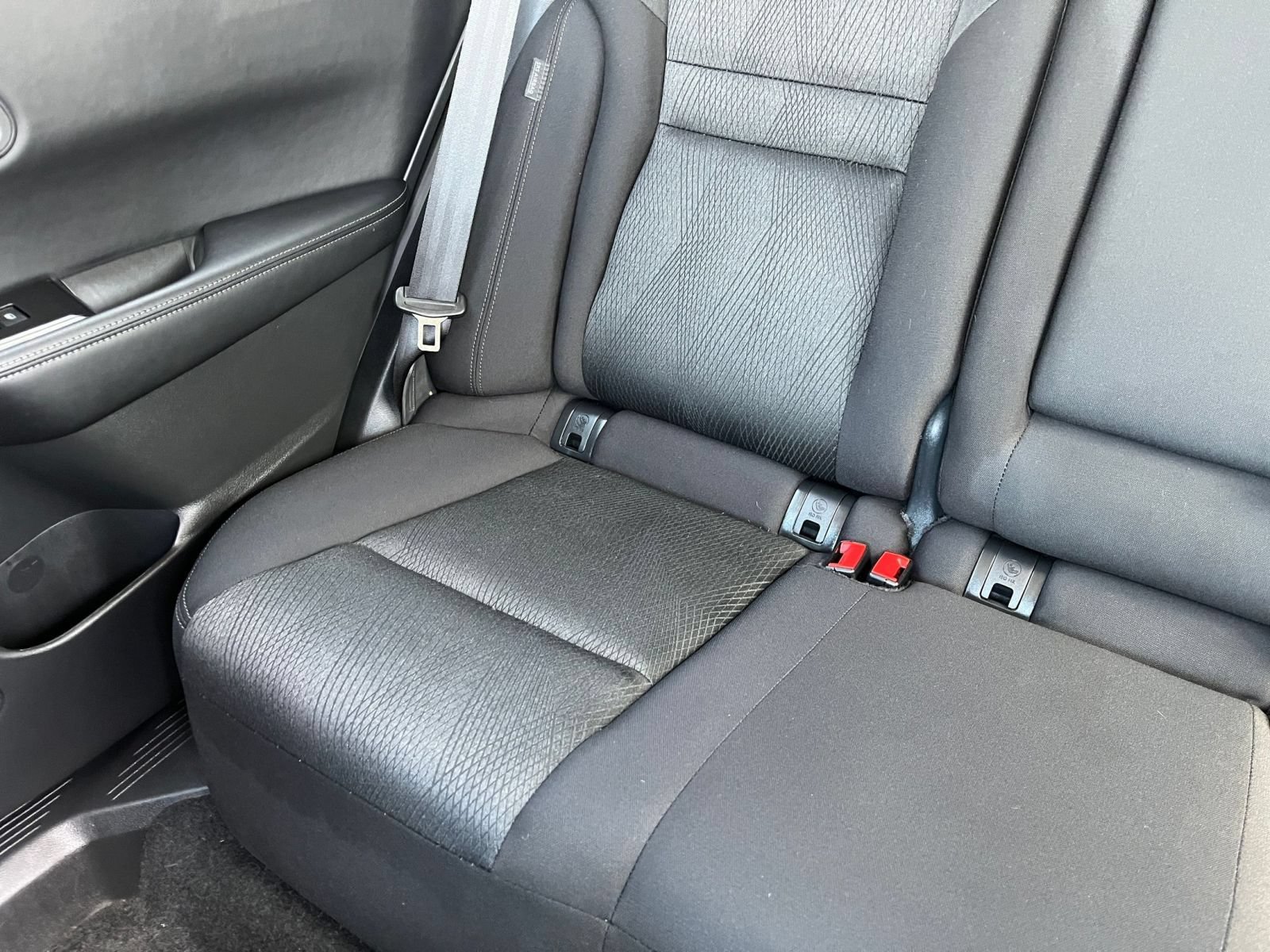 Used 2025 Nissan Rogue SV FWD image 40