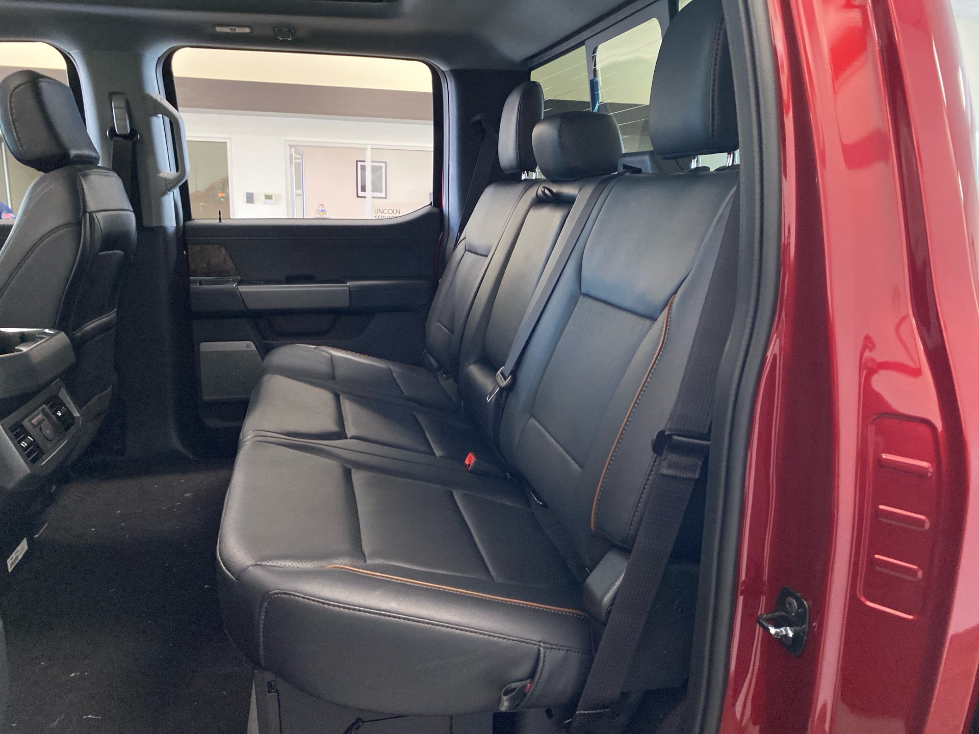 New 2026 Ford F350 Lariat w/ Black Appearance Package AWD/4WD image 9