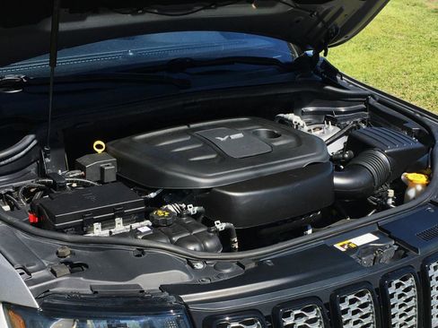 Used 2018 Jeep Grand Cherokee Altitude image 31