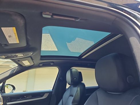 Certified 2024 Porsche Cayenne AWD/4WD image 16