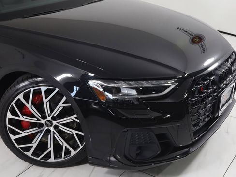 Used 2025 Audi S8 image 30