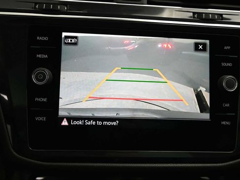 Used 2022 Volkswagen Tiguan SE R-Line AWD/4WD image 15