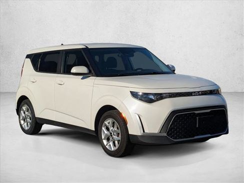 Used 2023 Kia Soul LX w/ Option Group 015 image 3