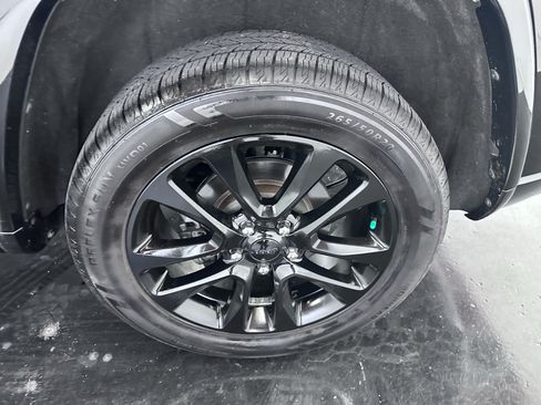 Used 2020 Jeep Grand Cherokee Altitude AWD/4WD image 26