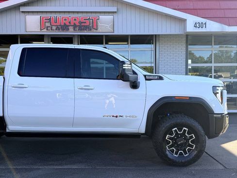 Used 2024 GMC Sierra 2500 AT4X AWD/4WD image 12