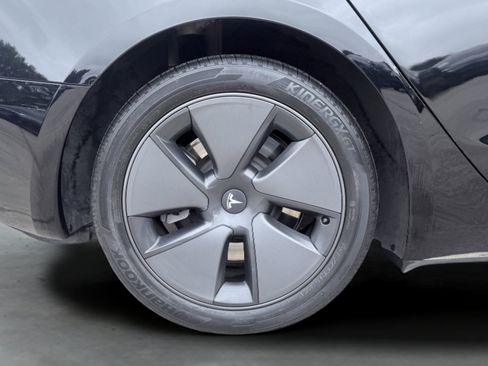 Used 2023 Tesla Model 3 Standard Range RWD image 11