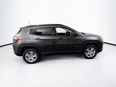 Used 2022 Jeep Compass Latitude w/ Convenience Group AWD/4WD image 4