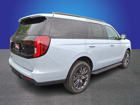 New 2026 Ford Expedition Platinum AWD/4WD image 3