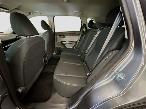 Used 2023 Nissan Rogue S image 28