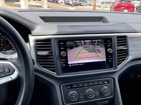 Used 2020 Volkswagen Atlas Cross Sport SE FWD image 21