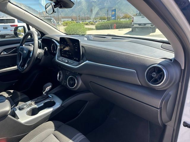 Certified 2025 Chevrolet Blazer LT AWD/4WD image 33