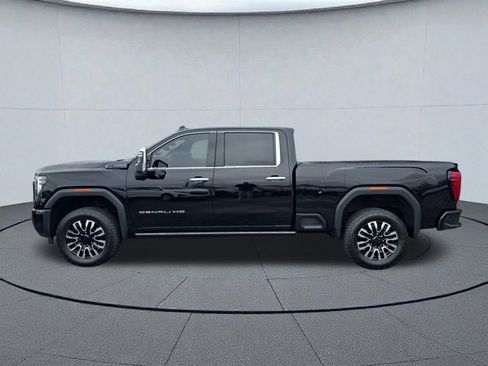 Used 2024 GMC Sierra 2500 Denali Ultimate image 2