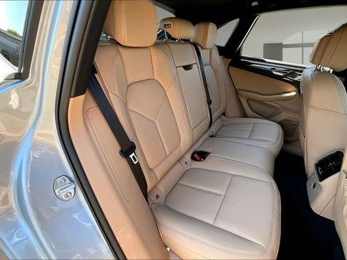 Used 2026 Porsche Macan AWD/4WD image 24