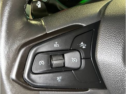 Used 2023 Chevrolet Bolt LT w/ Infotainment Package FWD image 25