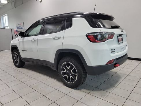 Used 2026 Jeep Compass Trailhawk AWD/4WD image 9