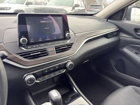 Certified 2024 Nissan Altima 2.5 SV image 21