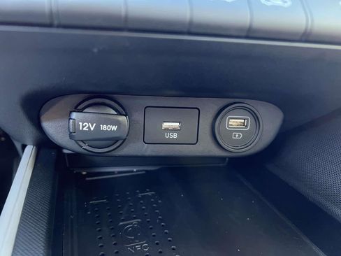 Used 2023 Hyundai Elantra Limited image 21