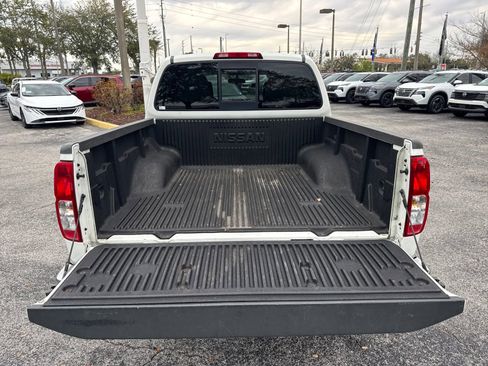 Used 2018 Nissan Frontier SV image 10