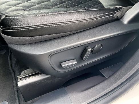 Used 2024 Ford Escape Platinum w/ Premium Technology Package AWD/4WD image 38