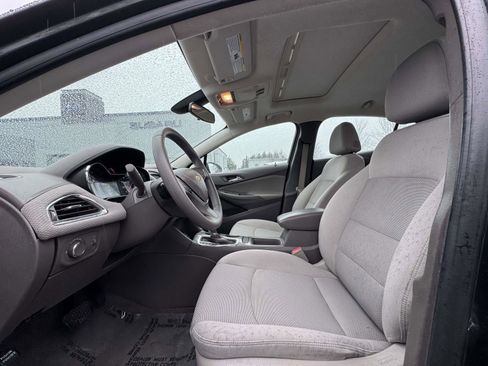 Used 2018 Chevrolet Cruze LT w/ Sun And Sound Package FWD image 14