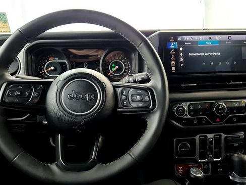 Used 2025 Jeep Wrangler Unlimited Sport AWD/4WD image 25